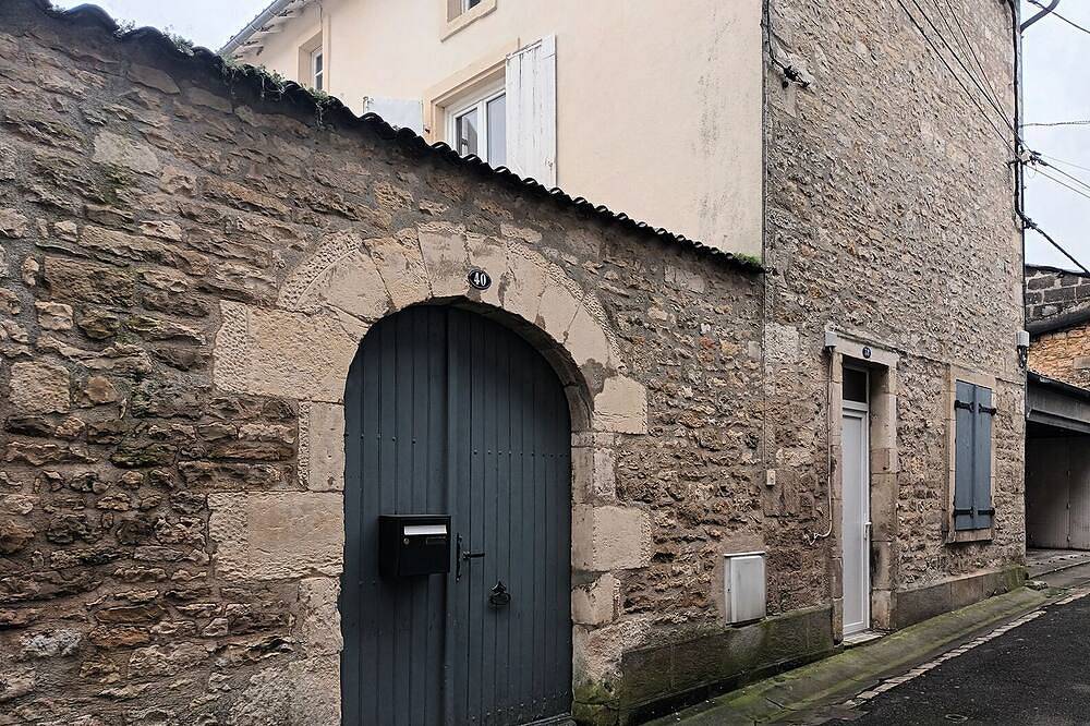 Whole House Downtown 4 to 12 People in Ruffec, Charente