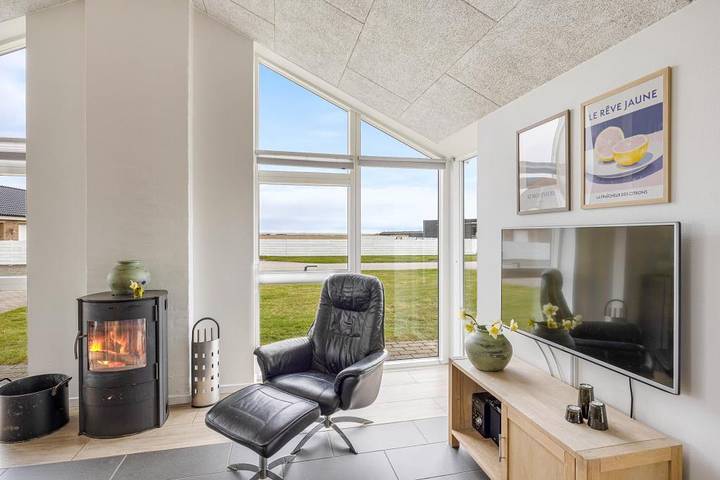 Ferienhaus für 8 Personen, mit Balkon/Terrasse und Whirlpool sowie Sauna und Ausblick in Thorsminde - 4