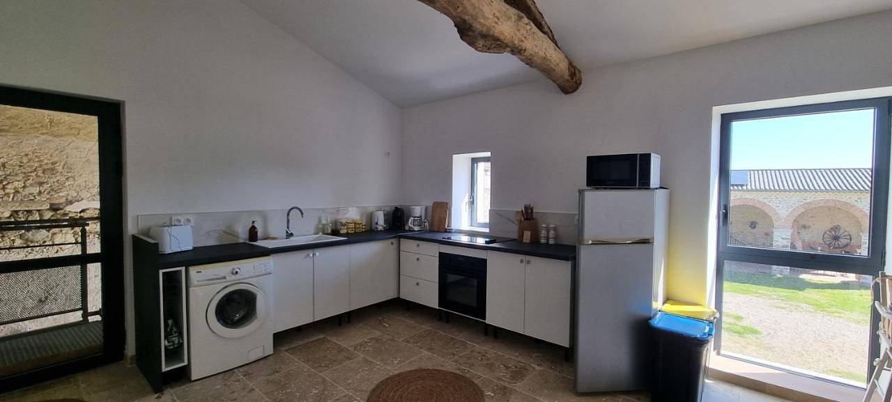 Appartement entier, Métairie du Château Berthe l Clim l Piscine in Aussillon, Région de Castres