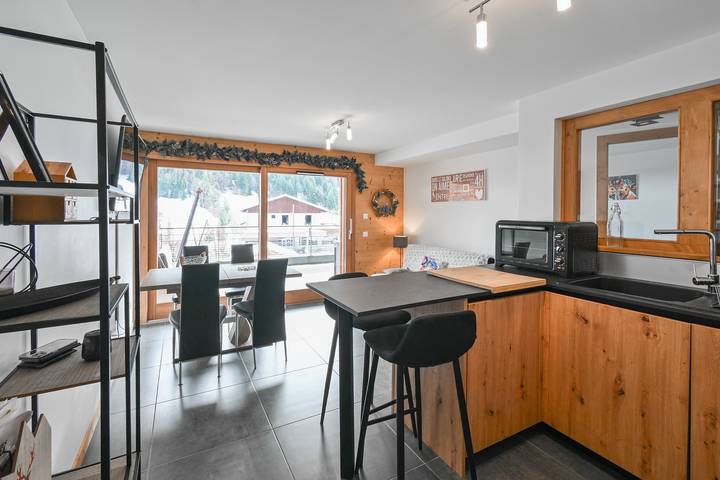 Entire apartment, Apartment 'Le Barat'ski' with Mountain View, Private Terrace and Wi-Fi in Le Grand-Bornand, Annecy region