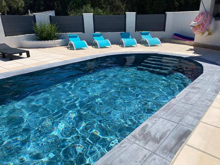Location de vacances pour 6 personnes, avec jardin ainsi que jacuzzi et piscine à Néoules - 2