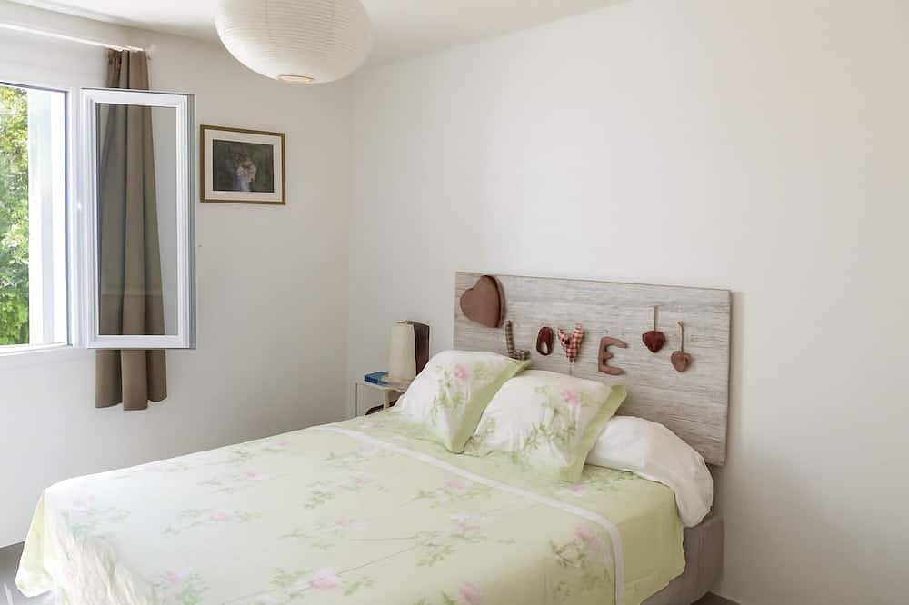 Gite de Mina, we welcome you and your pet. in Camaret-sur-Aigues, Vaucluse