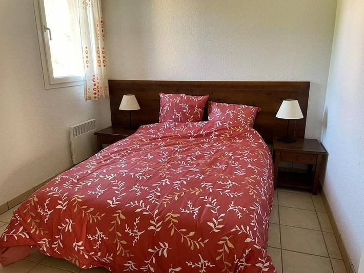 Gîte pour 7 personnes, avec terrasse ainsi que vue et piscine, animaux acceptés à Prayssac - 3