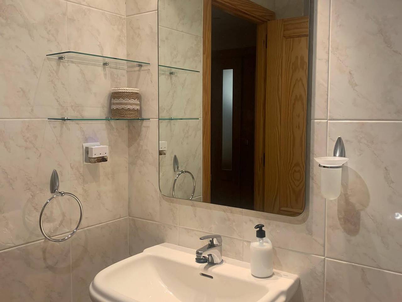 Entire apartment, Modern Apartment with Terrace and Pool in Jaca in Jaca, Spanish Pyrenees