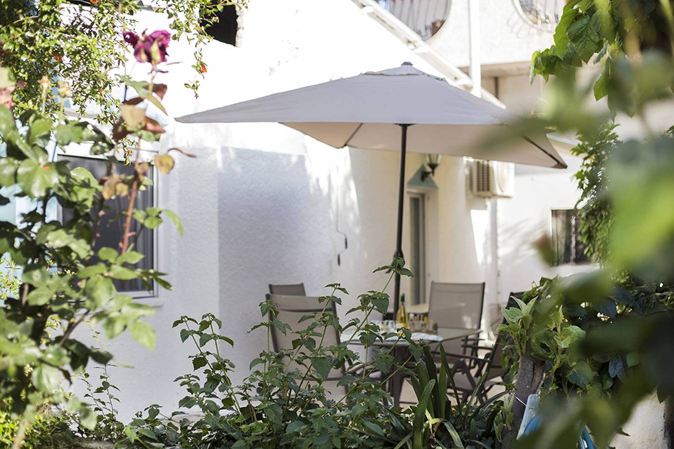 Entspannen Sie sich im versteckten Juwel von Elliniko in Athen, Süd-Athen