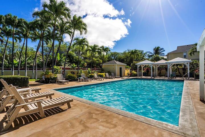 Vacation rental for 6 people, with pool and yard as well as balcony in Waikoloa Village