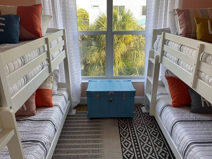 Vacation rental for 10 people, with yard and balcony in North Captiva Island