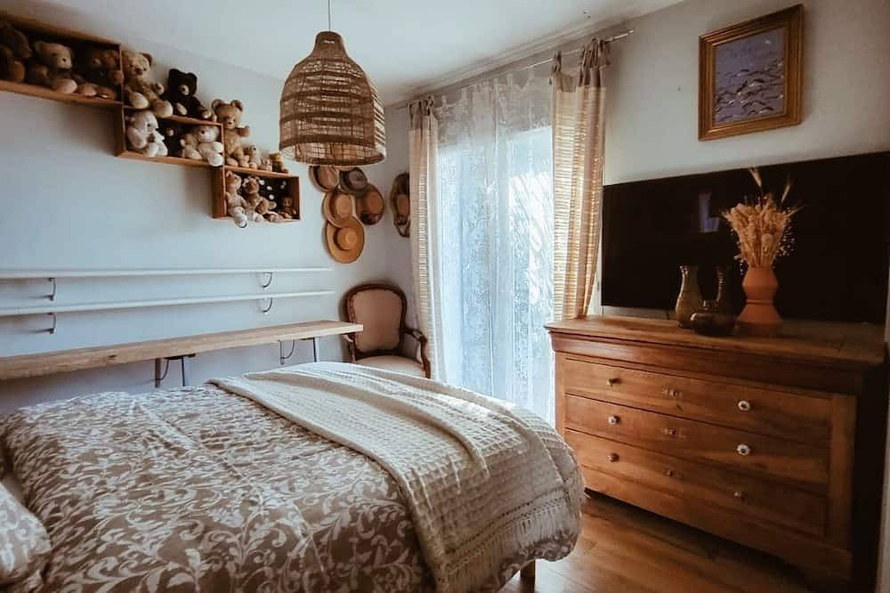 Maison \"L'Olivette\" jacuzzi,piscine chauffée, billard, baby foot, à7Km de Nîmes in Langlade, Région de Nîmes