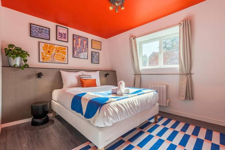 Location de vacances pour 7 personnes, avec terrasse à Croix (homonymie) - 2