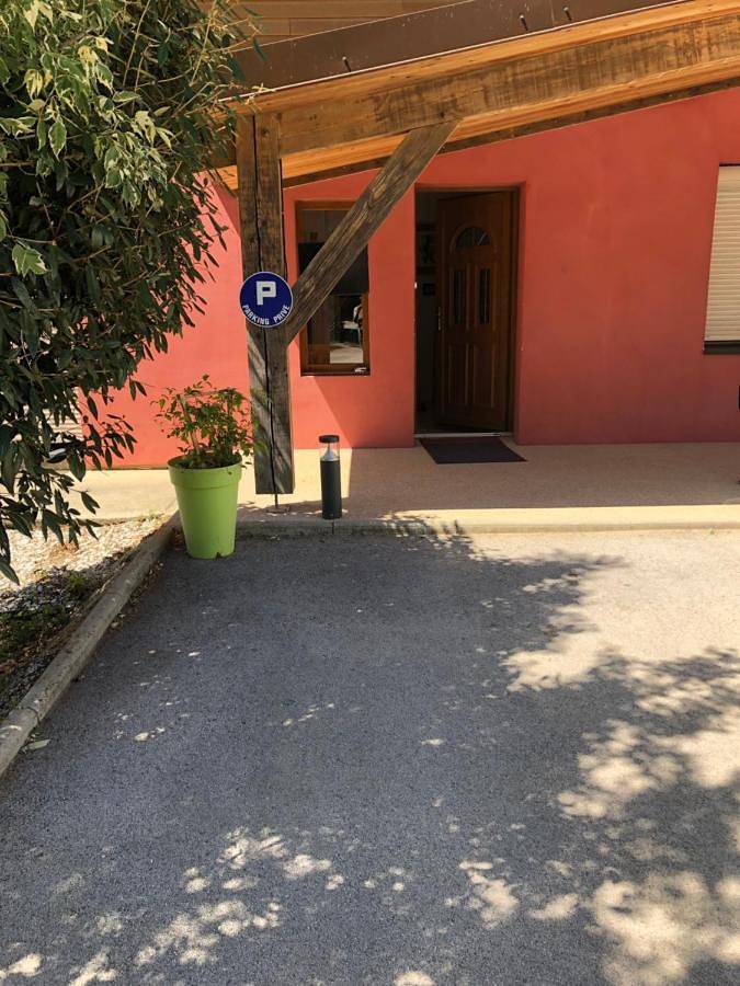 Appartement entier, Gîte du vieux moulin in Ravilloles, Parc naturel régional du Haut-Jura