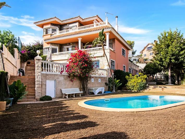 Villa voor 12 personen, met tuin in Benalmádena