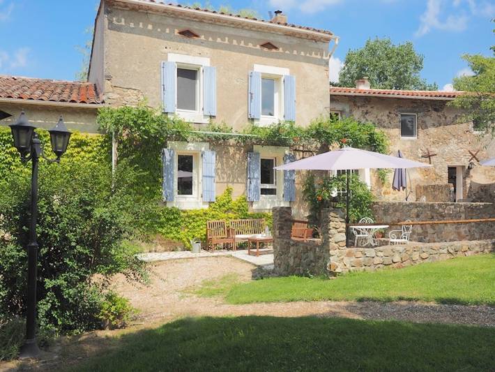 Gîte pour 4 personnes, avec piscine à Labécède-Lauragais
