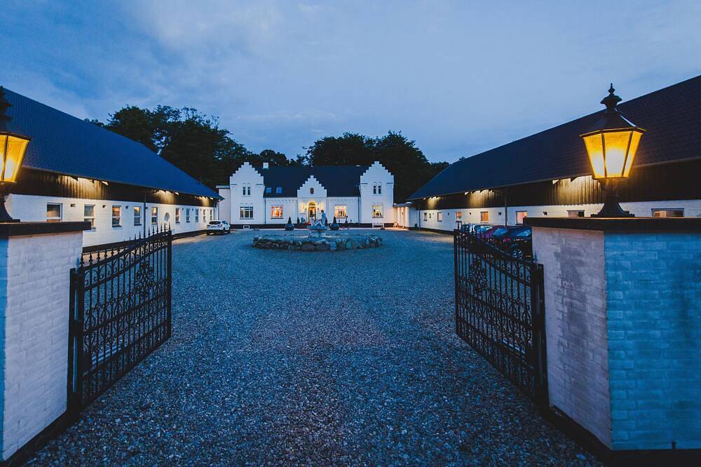Mieten Sie eine ganze Herrenhaus von einer atemberaubenden Landschaft umgeben bis Holsted y. in Esbjerg und Umgebung