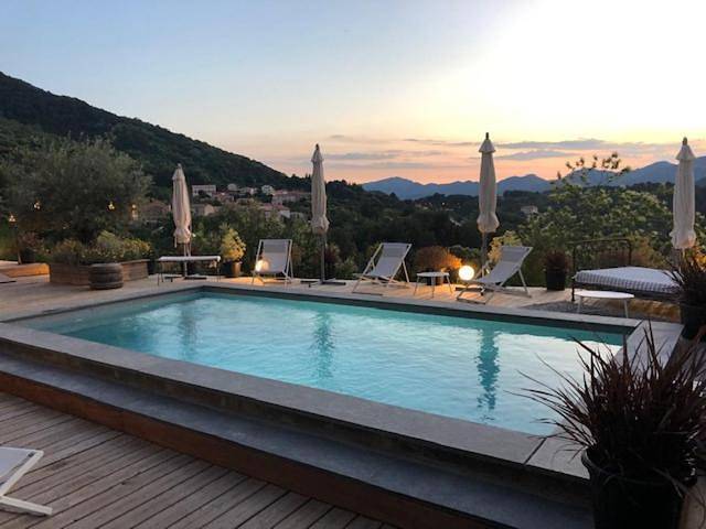 Chambre d’hôte pour 2 personnes, avec Terrasse et Jacuzzi ainsi que Piscine et Vue à Bastelica