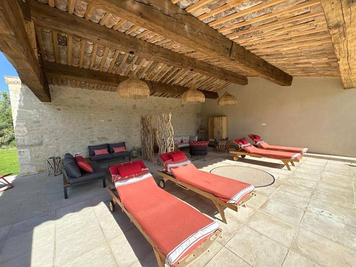 Location de vacances pour 4 personnes, avec jardin et vue ainsi que piscine et vue sur le lac à Maillane - 3