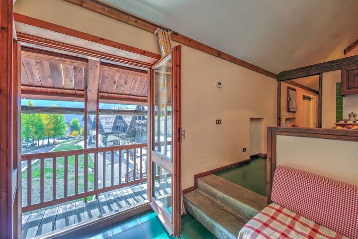 Baita per 4 persone, con balcone, adatto a famiglie con bambini a Sestriere e dintorni