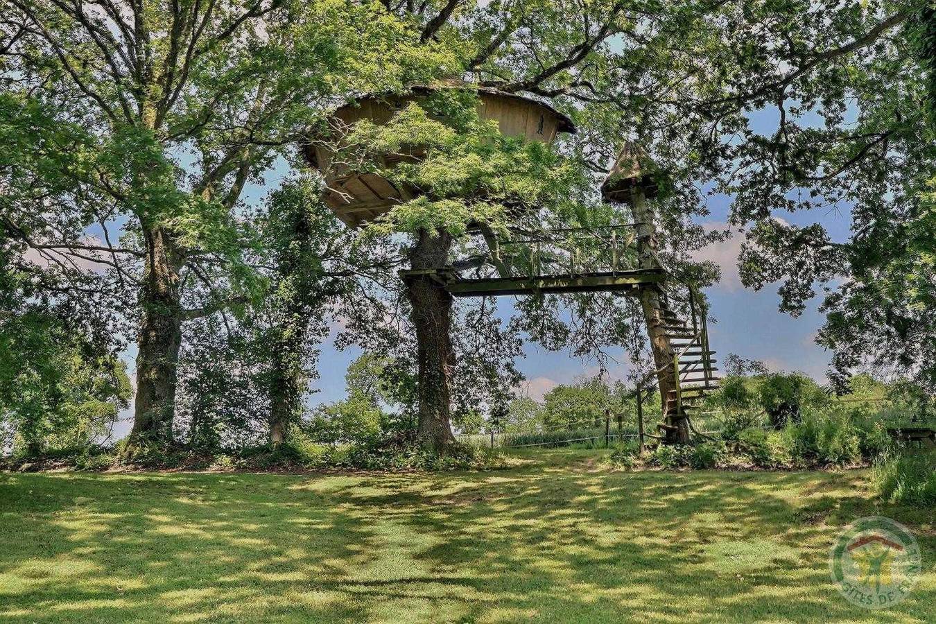 Manoir de l'Alleu - Cabanes dans les arbres - La Cabane des Lucioles in La Chapelle-Chaussée, Région de Rennes