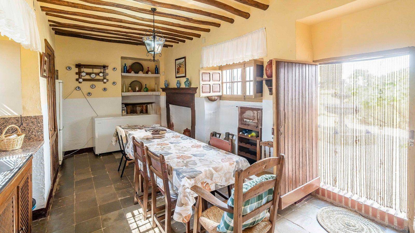 Cortijo La Nobleza: Ferienhaus mit privatem Pool, Wlan und Bergblick in Archidona, Málaga Provinz