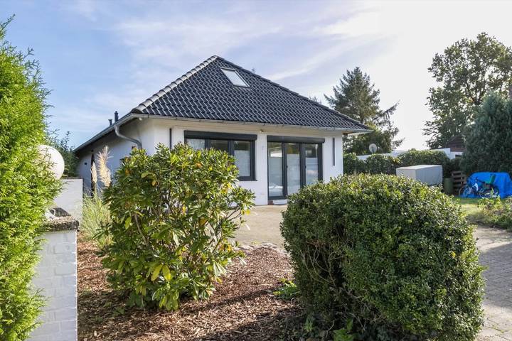 Ganze Wohnung, Ferienwohnung "Uhse Delux Mit Loft" mit privater Terrasse, privatem Garten und WLAN in Heide, Heide und Umgebung