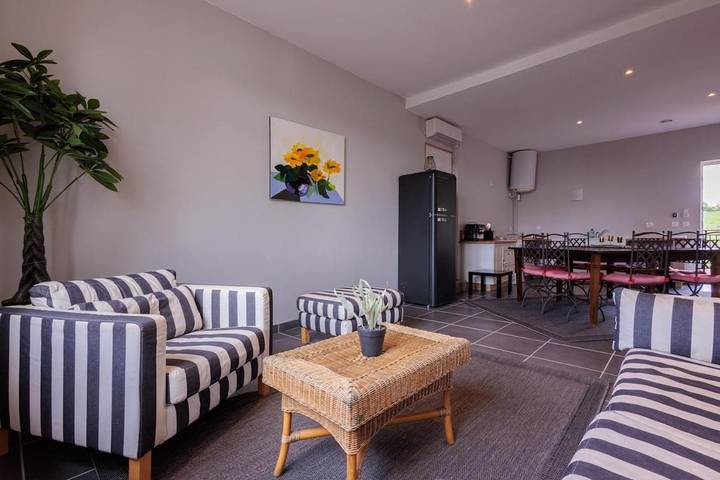 Location de vacances pour 10 personnes, avec terrasse dans Saint-Étienne-sur-Chalaronne - 4
