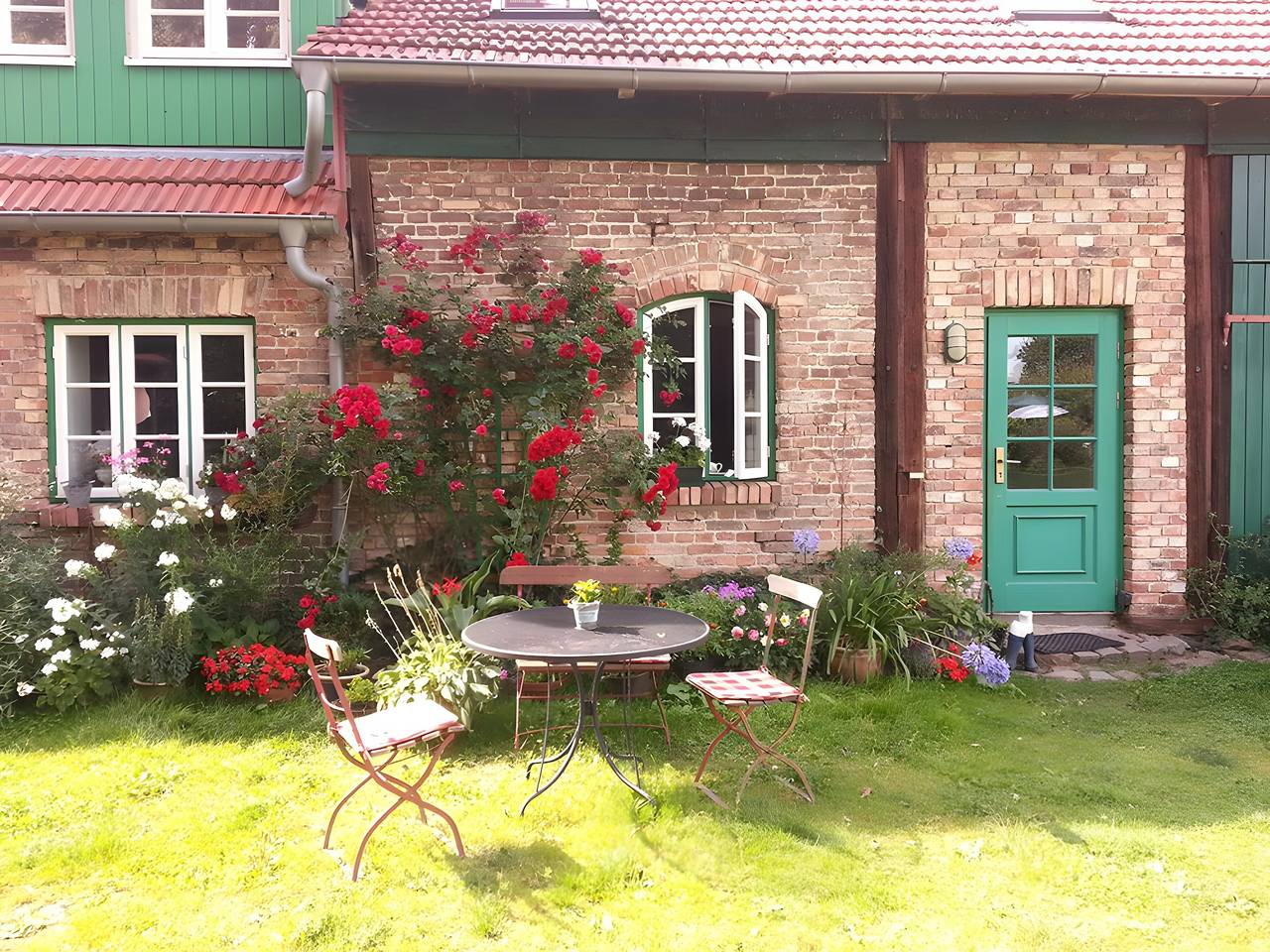 Ganze Wohnung, Ferienwohnung 'FeWo Hannehof' mit Gemeinschaftsterrasse, Gemeinschaftsgarten und WLAN in Tessin, Mecklenburgische Ostseeküste