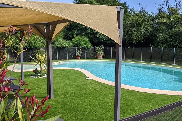 Gîte pour 6 personnes, avec sauna ainsi que piscine et jardin