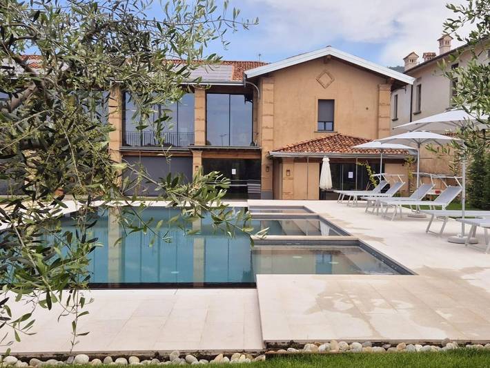 Appartamento per 2 persone, con piscina e giardino a Adro