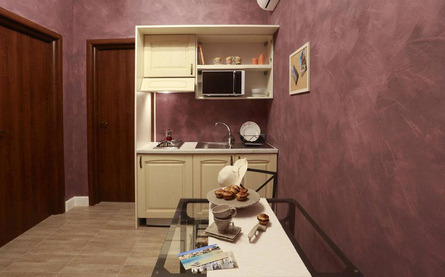 Appartamento intero, Appartamento 'Hestasja - Shedia Room' con balcone, Wi-Fi e aria condizionata in Nardò, Nardò (comune)