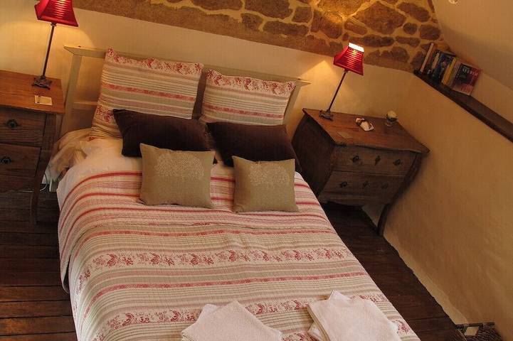 Converted Bread Oven mit einem Schlafzimmer - Perfekt für zwei, lesen Sie unsere Gästebewertungen! in Chantrigné, Mayenne