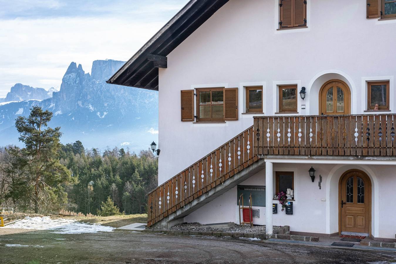 Geheel appartement, Boerderij 'Alpin Farm Birke' met uitzicht op de bergen, gedeelde tuin en Wi-Fi in Klobenstein, Ritten
