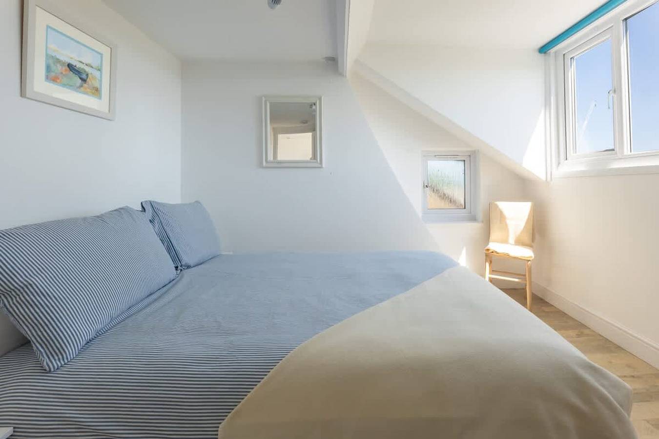 Entire apartment, Rooftop Hideaway Central Coastal Flat Sea Views in Seaton, Devon