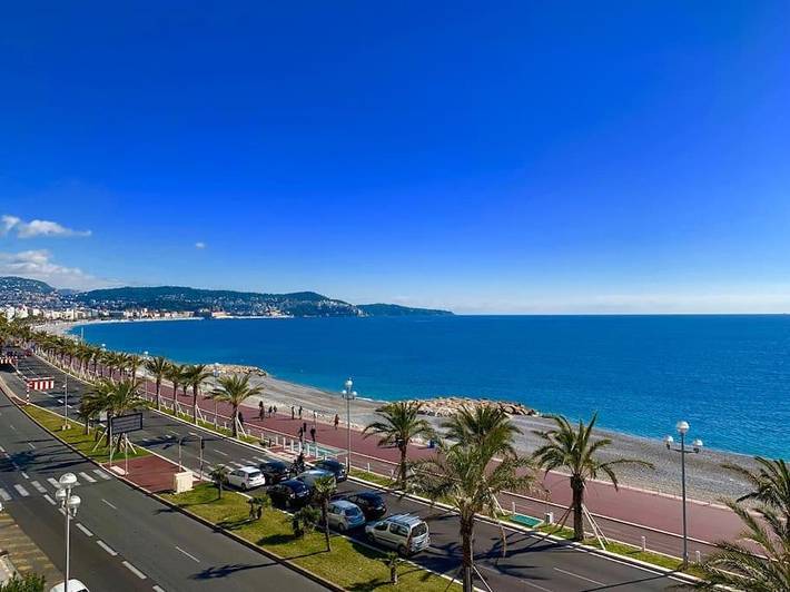 Gîte pour 2 personnes, avec vue et terrasse dans Plage Fabron Bambou Nice - 3