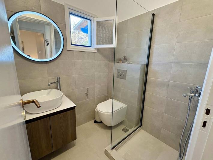 Gîte pour 2 personnes, avec jardin dans Píso Livádi - 2