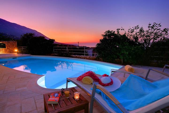 Villa για 4 άτομα, με Μπαλκόνι και Κήπο