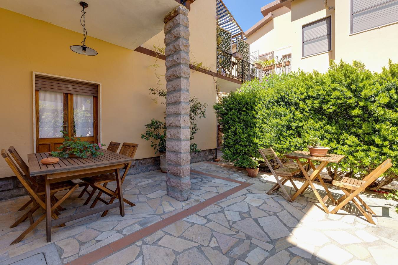 Casa vacanze “Paolo e Francesca” con giardino privato, A/C, Wi‑Fi – a 150 m dalla spiaggia in Bosa Marina, Planargia