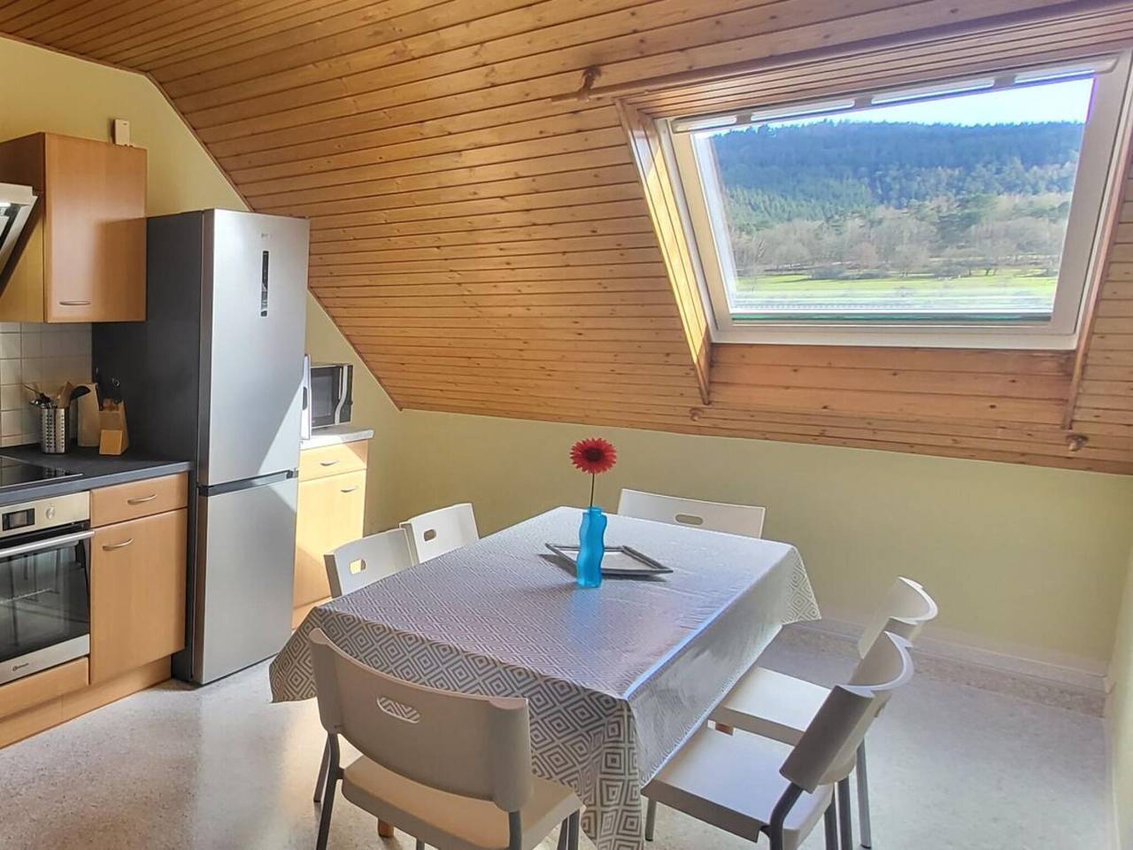 Ferienhaus am Wald mit Pool für 6 Von Belvilla in Silz (Pfalz), Trifelsland