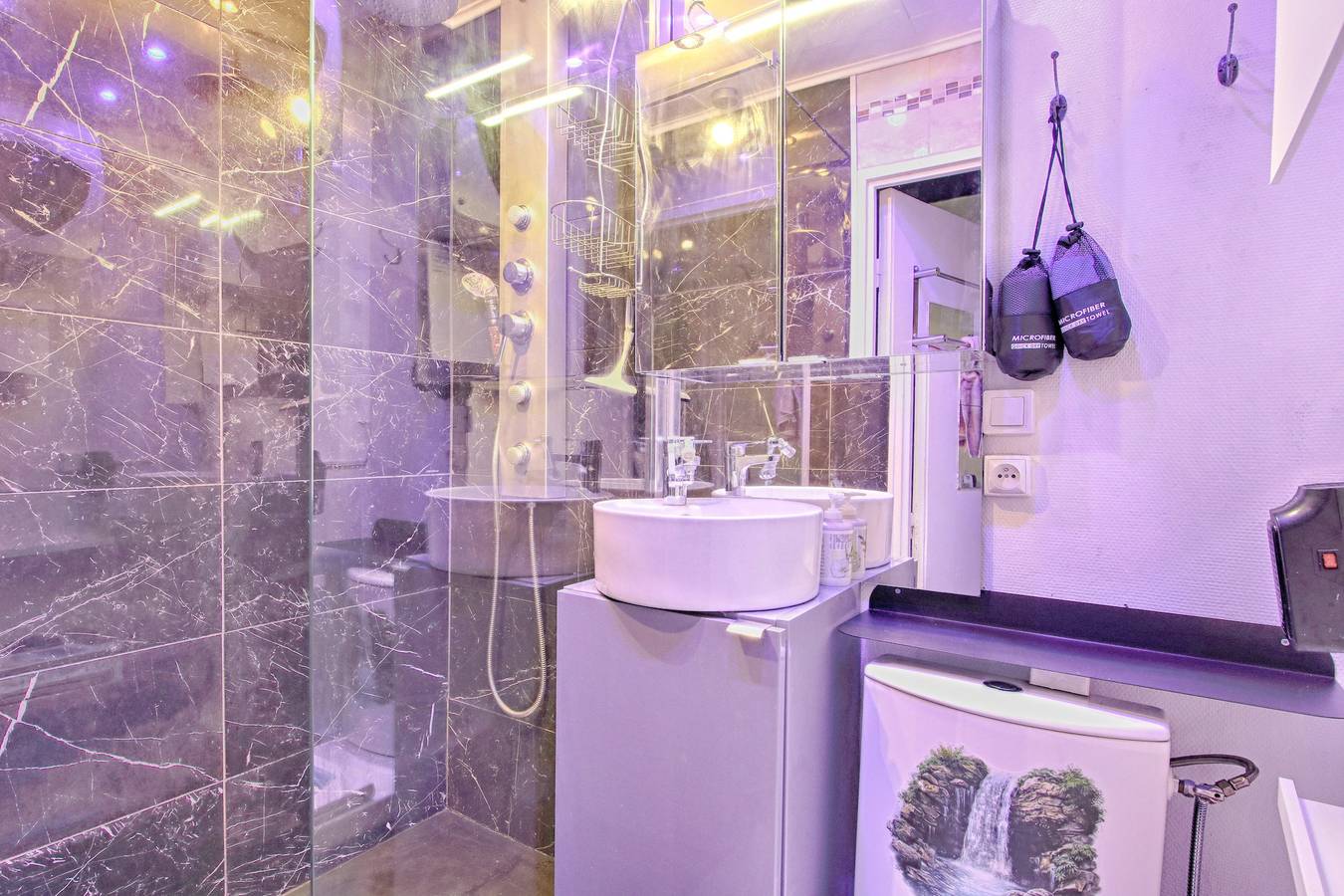 Appartement entier, L'Espace Calme et Sérénité - Studio proche métro in Ivry-sur-Seine, Val-de-Marne