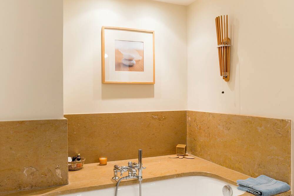 Ganze Wohnung, Your own corner of Provence in a 18th century typical bastide in Pertuis, Regionaler Naturpark Luberon