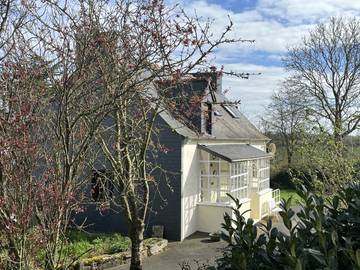 Gîte pour 5 personnes, avec jardin ainsi que terrasse et piscine dans le Finistère