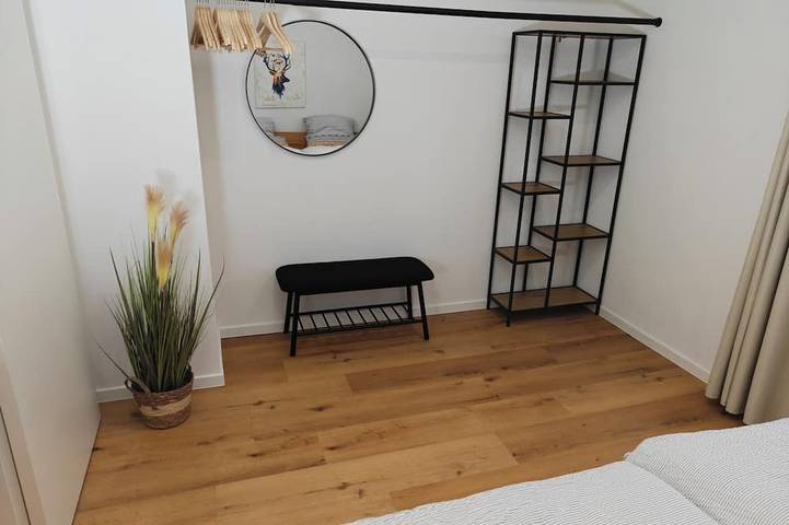 Ganze Wohnung, Moderne Wohnung mit sonniger Terrasse nähe Europa-Park und Schwarzwald. in Seelbach, Mittlerer Schwarzwald