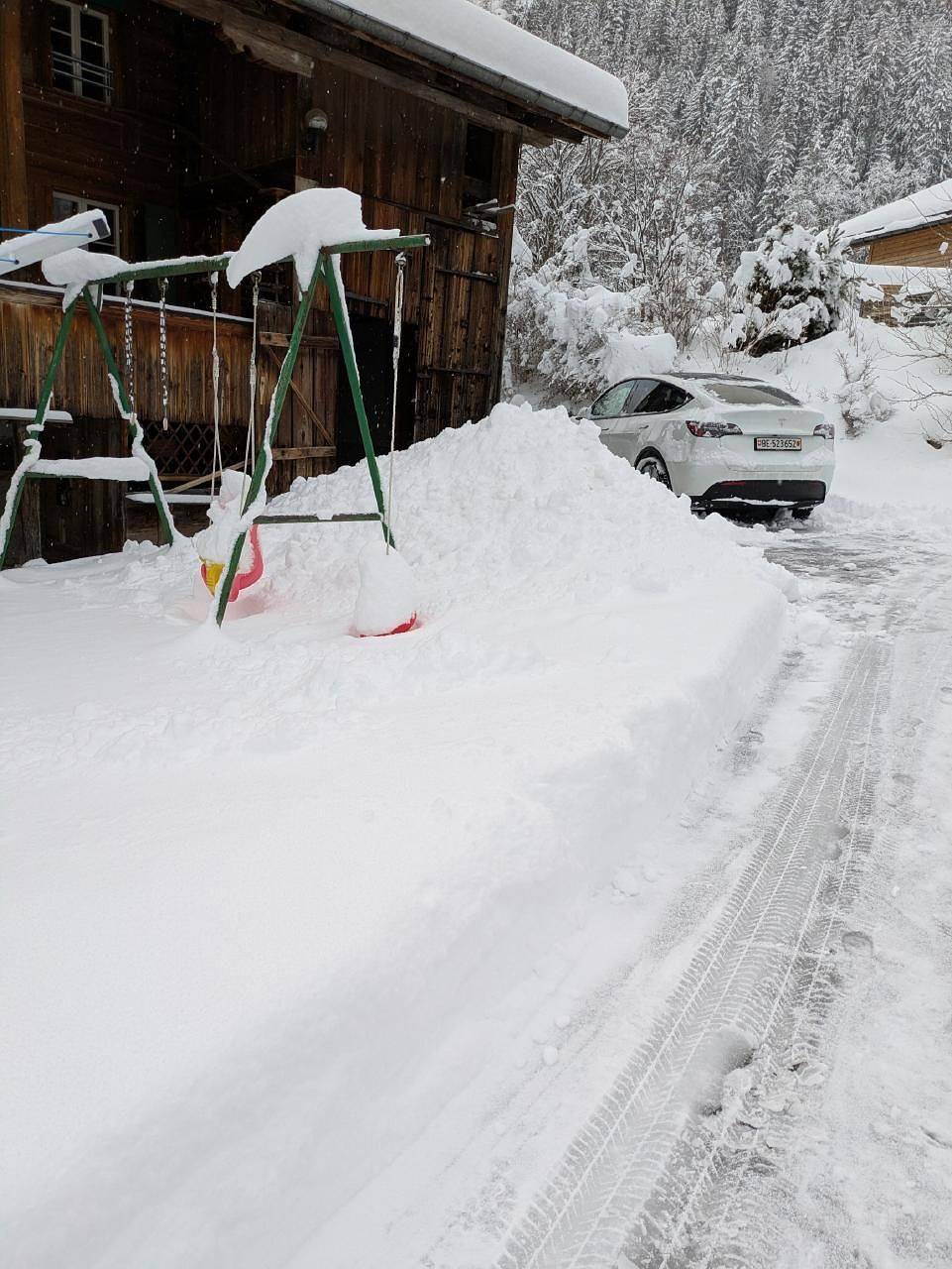 Ganze Ferienwohnung, Wohnung in Simmentaler Haus aus dem 16 Jahrhundert in Saanenmöser, Zweisimmen