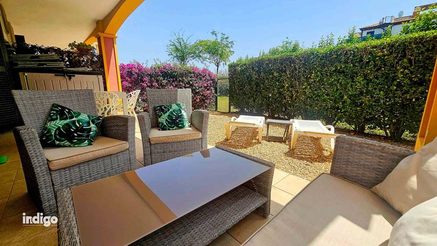 Apartamento entero, Apartamento de vacaciones para 6 personas con terraza in Urbanizacion Costa Esuri, Ayamonte