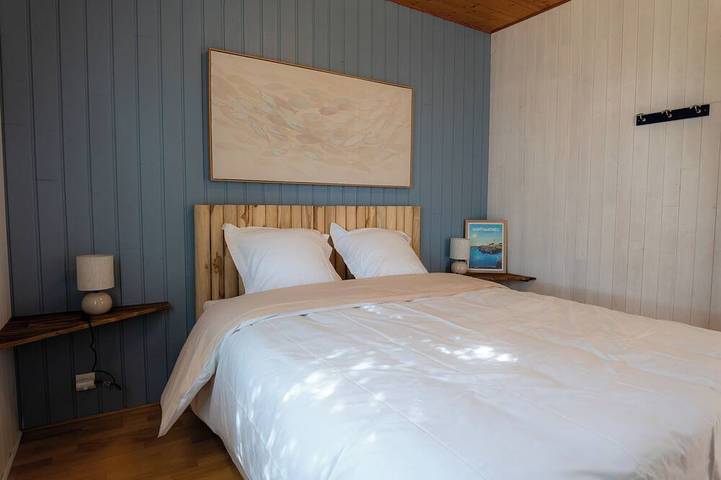 Location de vacances pour 6 personnes, avec piscine ainsi que jardin et jacuzzi dans Plage Du Bilou Le Conquet - 2