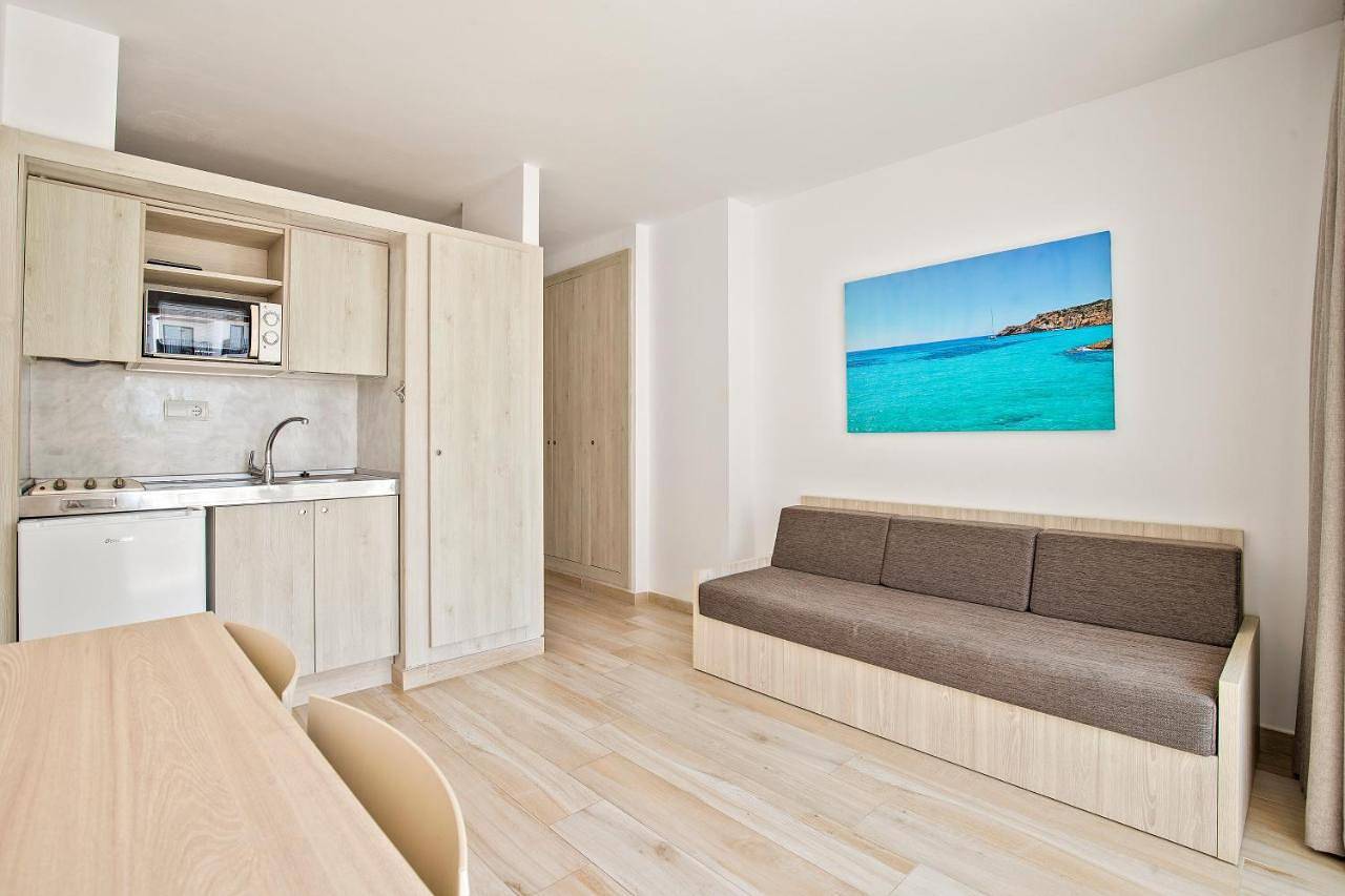 Sunside Ibiza Studios - Only Adults in Ocean Beach Ibiza, Sant Antoni de Portmany