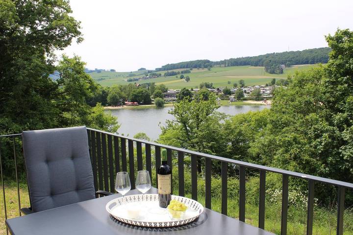 Ferienhaus für 4 Personen, mit Balkon und Terrasse sowie Garten und Sauna in die Mittelgebirge