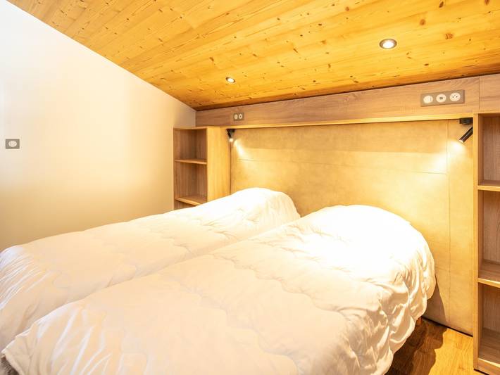 Gîte pour 10 personnes, avec piscine ainsi que sauna et terrasse, adapté aux familles dans Doucy - 4
