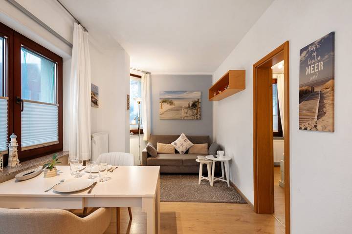 Geheel appartement, Appartement 'Ferienwohnung Strandquartier' met Privé Terras en Wifi in Lübeck-Travemünde, Lübeck