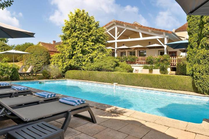 Hôtel pour 3 personnes, avec piscine et jardin, animaux acceptés