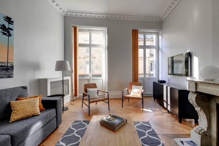 Gîte pour 4 personnes, avec terrasse dans Basilique Saint-Seurin de Bordeaux - 3