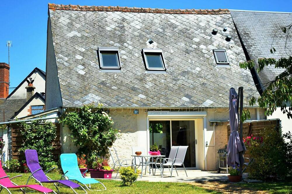 Gîte de charme en Touraine avec clim, jardin et toutes commodités incluses, proche Châteaux de la Loire in Veigné, Région de Tours